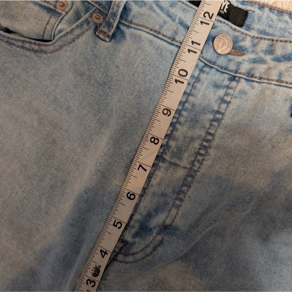 Frye Light Wash Straight Leg Jeans Since 1863 Size 12 - Picture 5 of 8